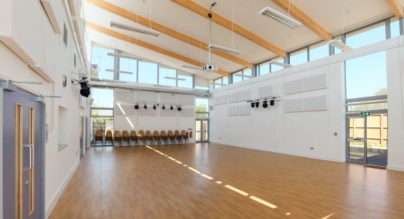 Love's Farm House - hall 3